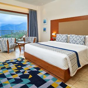 Legacy Deluxe Suite King